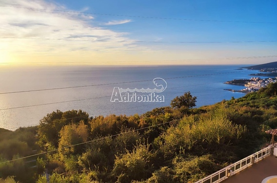 Продажа квартиры в комплексе с местом в гараже, Добры Воды - фото