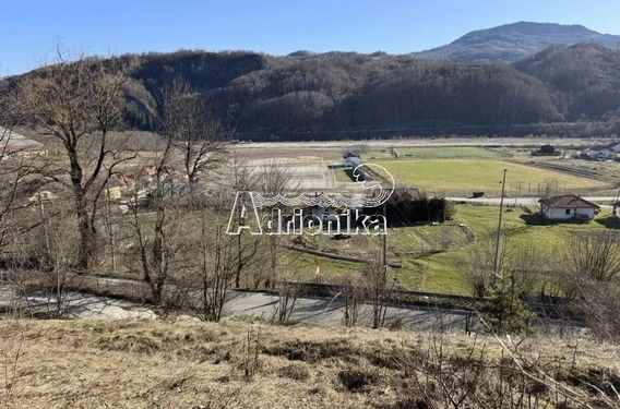 Урбанизированный участок в Колашине, рядом с центром города - фото