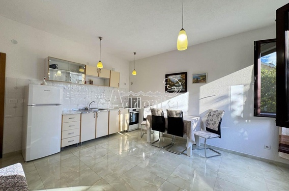 Продажа квартиры в центре Бара в малоквартирном доме - фото