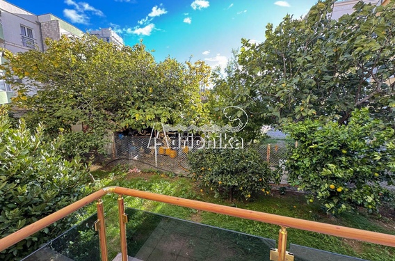 Продажа квартиры в центре Бара с одной спальней - фото