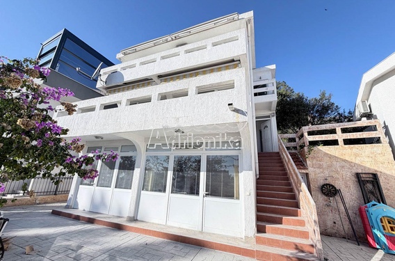 Продается семейный дом с дополнительным участком рядом с морем, Бар - фото