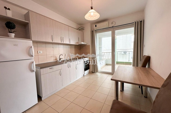 Просторная двухкомнатная квартира в Илино, Бар &mdash; 64 м?, лифт, терраса, 500 м до моря - фото