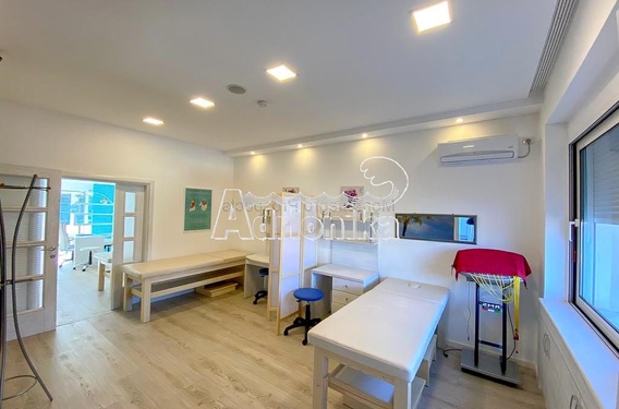 Коммерческое помещение в Подгорице, рядом со зданием правительства - фото