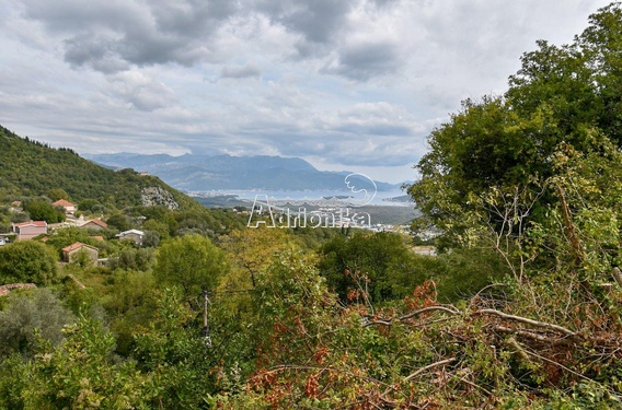 Просторный урбанизированный участок в Належичи с видом на море, Котор - фото