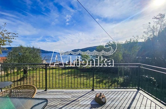 Новая вилла в Кумборе с отличным видом и большим участком - фото