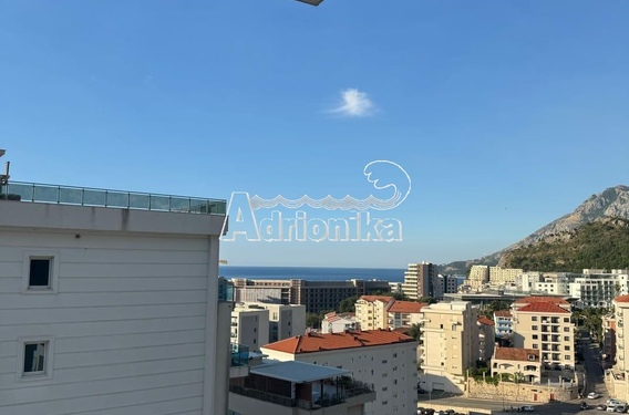 Новая трехкомнатная квартира в Бечичи с видом на море - фото