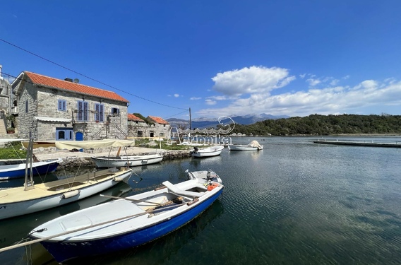 Продаётся очень красивый и тщательно отреставрированный каменный дом, Белила, Луштица - фото