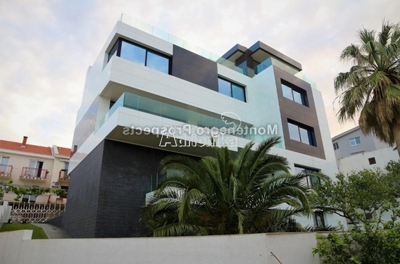 Стильная Вилла класса Lux в Бечичи - фото