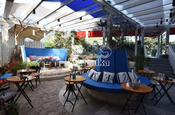 Апартотель с рестораном в 500м от моря в центре Будвы - фото