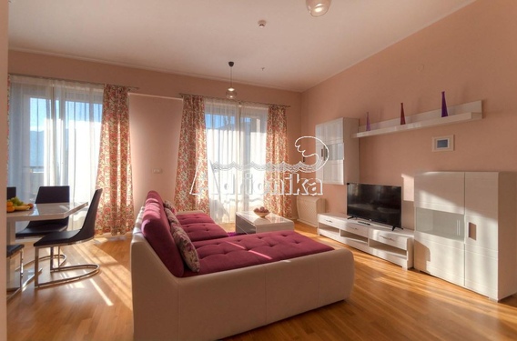 Квартира с тремя спальнями и видом на море, Будва - фото