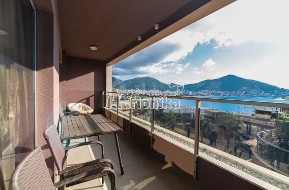 Новая квартира с тремя спальнями и видом на море, Будва - фото