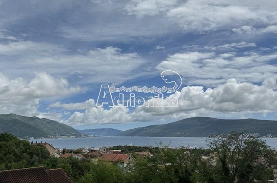 Квартира в новом доме с видом на море, Тиват - фото