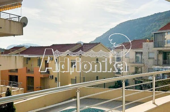 Просторная квартира в комплексе с бассейном, Петровац - фото