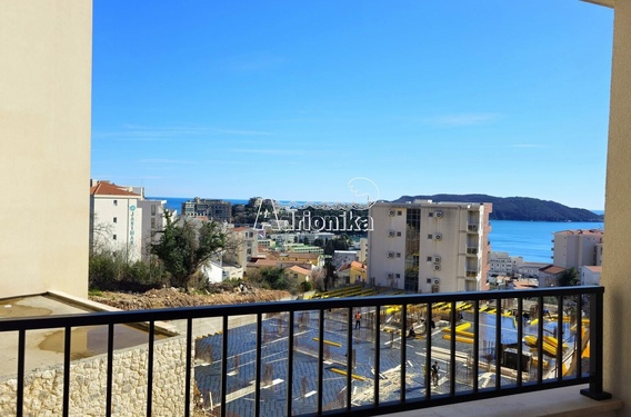 Квартира с одной спальней в новостройке, Бечичи - фото