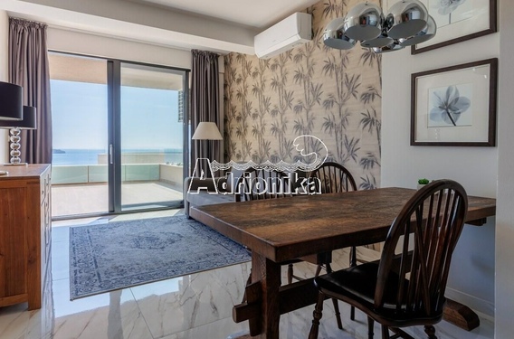 Квартира с одной спальней в 20м от моря, Бечичи - фото