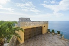 Комплекс из двух вилл с потрясающим видом на море надалеко от Будвы