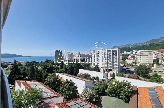 Квартира с тремя спальнями в 300м от моря, Бечичи - фото