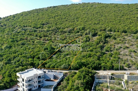 Урбанизированный участок с видом на море недалеко от Будвы - фото