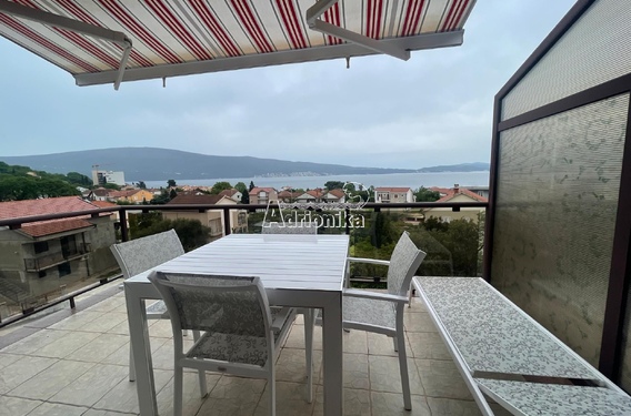 Хорошая квартира с галереей, Биела, Герцег-Нови - фото