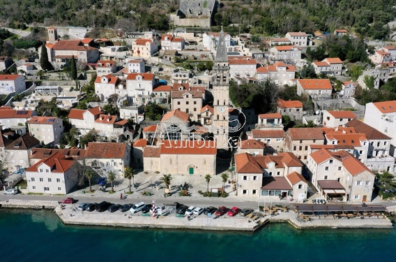 Каменный таунхаус в Перасте - фото