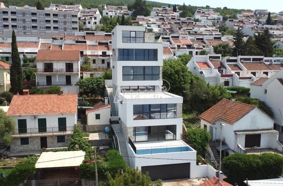 Две недавно построенные виллы с видом на море, Крашичи - фото