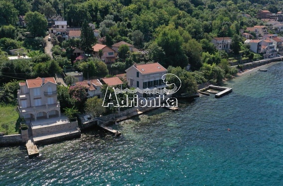 Дом под ремонт на воде, Столив, Котор - фото