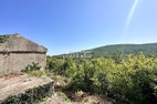 Урбанизированный участок с каменными руинами в Главатичи, Котор - фото