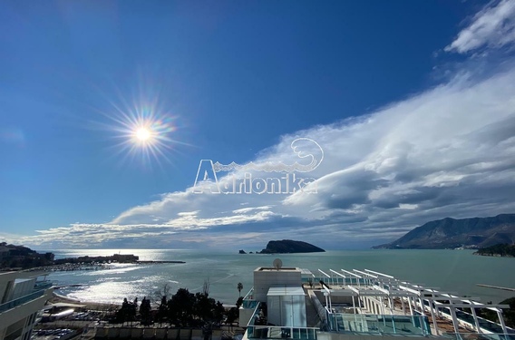Эксклюзивная квартира с двумя спальнями в здании Tre Canne, Будва - фото