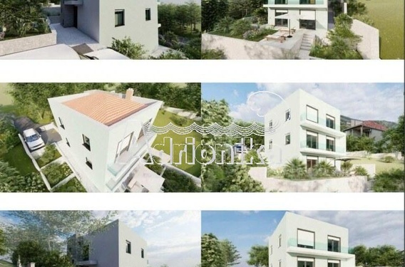 Дом на этапе строительства недалеко от центра города, Тиват - фото