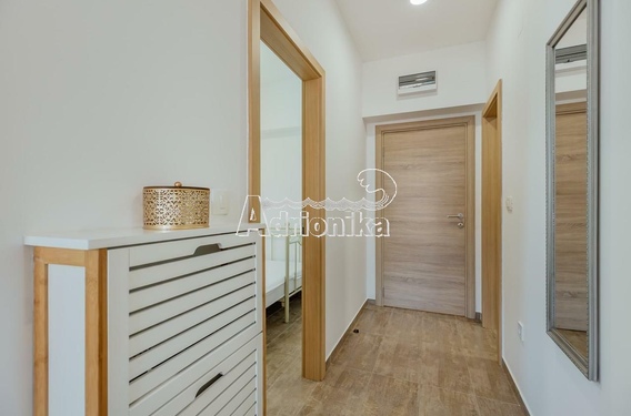 Современная вилла в 20 метрах от моря, Марков Рт, Котор - фото