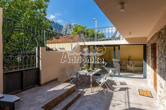 Реконструированный двухквартирный дом в Шкаляре, Котор - фото