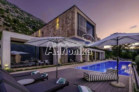 Роскошная вилла с панорамным видом на залив, Доброта, Котор - фото