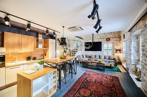 Эксклюзивное предложение! Роскошная квартира в Старом городе Котора - фото