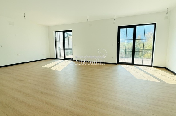 Очаровательная трёхкомнатная квартира с садом, Херцег Нови - фото