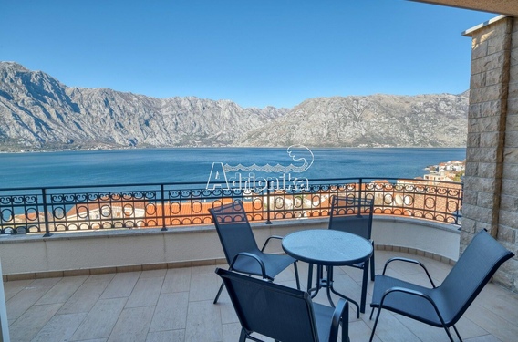 Роскошная квартира в доме с бассейном, Прчань - фото