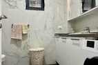Трехкомнатная квартира с видом на море в Тивате