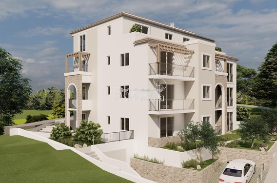 Современный не большой комплекс с квартирами и бассейном, Сутоморе - фото