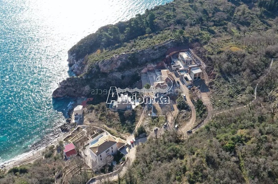 Участок под виллы или апартаменты в Режевичи - фото