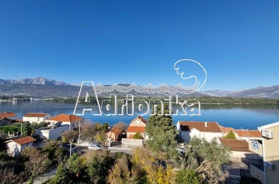 Квартира с общей террасой на крыше, Луштица, рядом с морем - фото