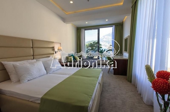 Новый отель, введенный в эксплуатацию в 2015г, Сутоморе - фото