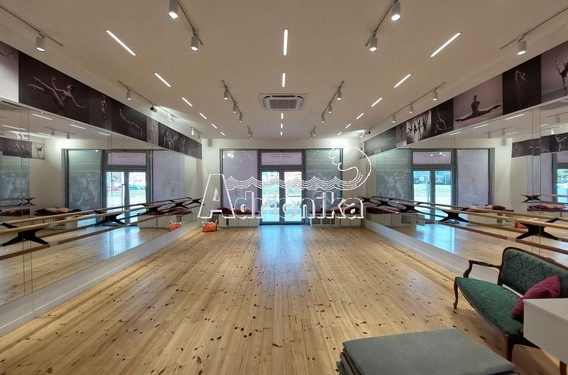 Коммерческое помещение в оживленном районе Бара - фото