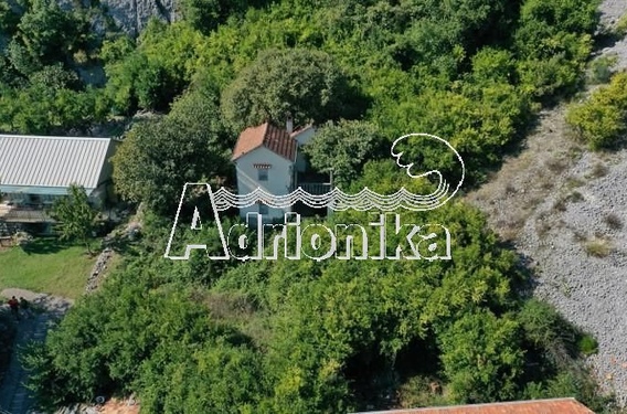 Продается хороший участок площадью 1892 м? в Доброте, Котор - фото