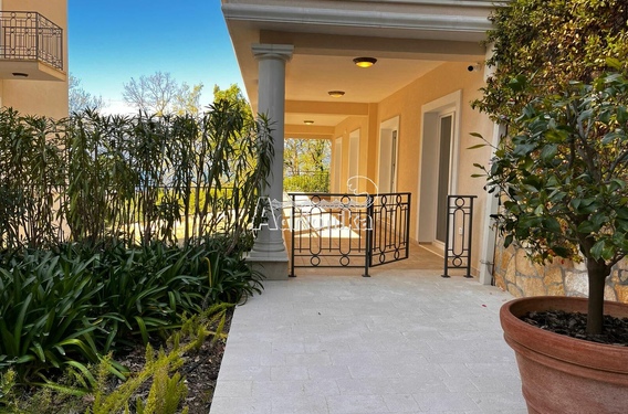 Квартира в роскошном комплексе, Херцег Нови, специальное предложение! - фото