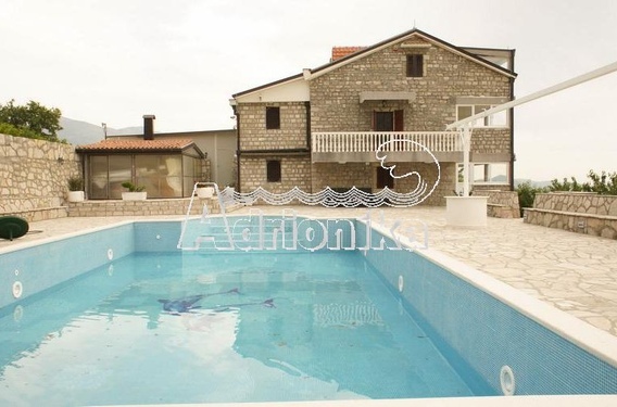 Вилла-отель, Близикуче с бассейном - фото