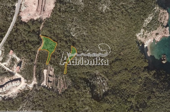 Два урбанизированных участка на эксклюзивном месте под строительство, Режевичи - фото