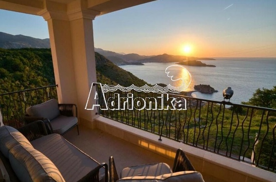 Четырехкомнатная квартира в комплексе с бассейном и парковкой, Святой Стефан &ndash; Будва - фото