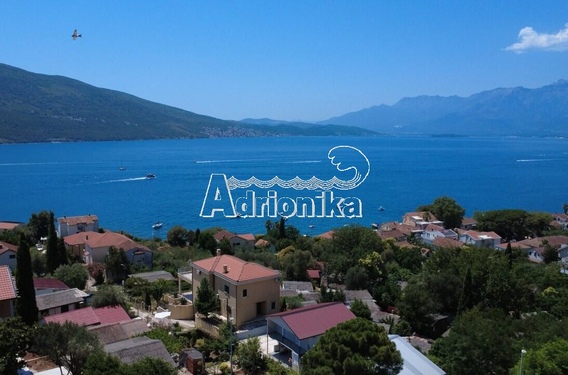 Эксклюзивный пентхаус с видом на море, террасой на крыше, лифтом и гаражом, Дженовичи &mdash; Херцег Нови - фото