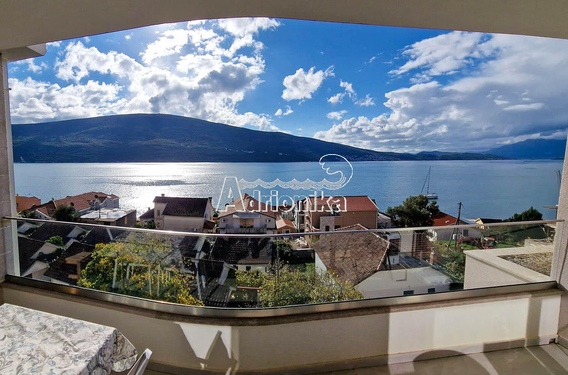 Cовременная полностью меблированная квартира в комплексе с бассейном, Баошичи &ndash; Херцег Нови - фото