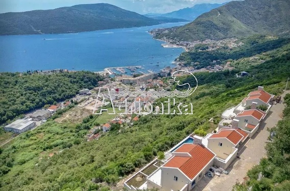Роскошная вилла с 3 спальнями, бассейном и панорамным видом на море &mdash; Поди, Херцег-Нови - фото
