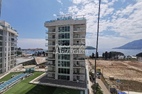 Роскошная трехкомнатная квартира с видом на море в комплексе Tre Canne, Будва